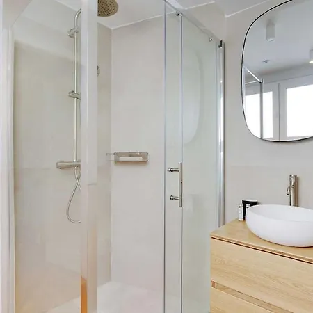 Wonderful 3bedr Saint Honore Paris